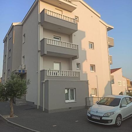 Apartments Villa Nova With Pool Makarska Exterior foto