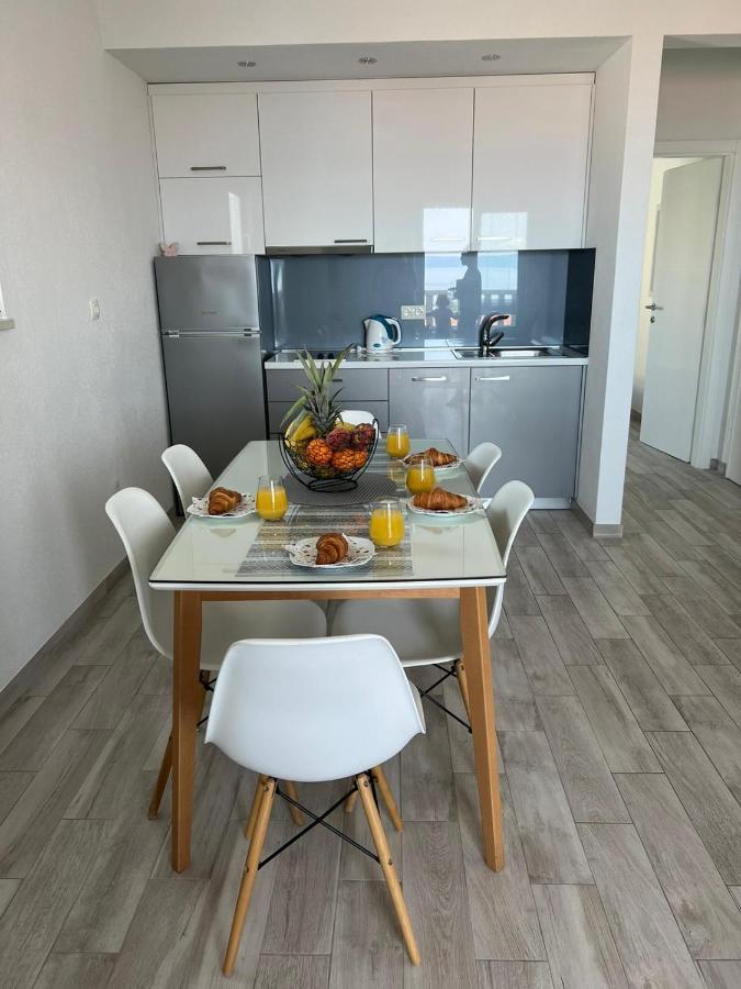 Apartments Villa Nova With Pool Makarska Exterior foto