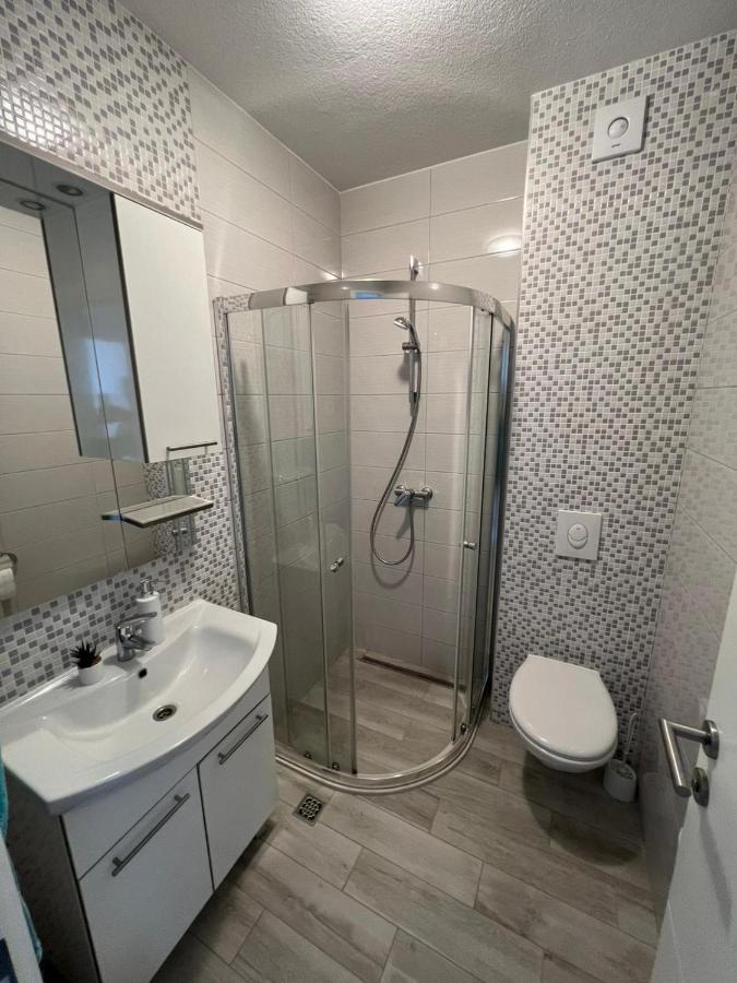 Apartments Villa Nova With Pool Makarska Exterior foto